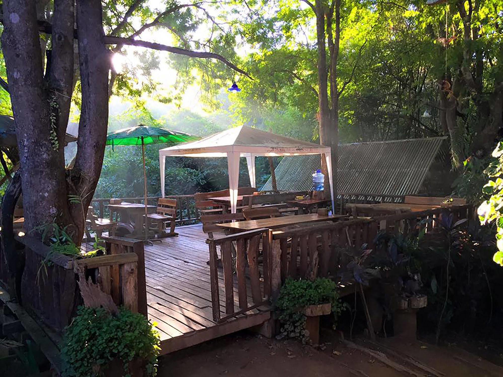Rabeang Pasak Treehouse Resort Chiang Mai Esterno foto